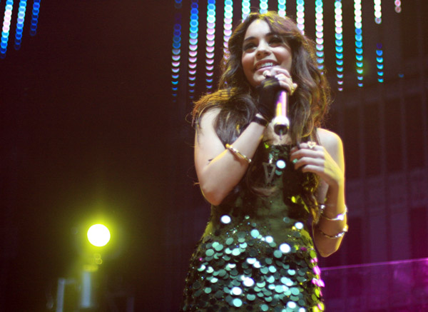 20102_7_KIIS_FM_Jingle_Ball_07-12-06.jpg