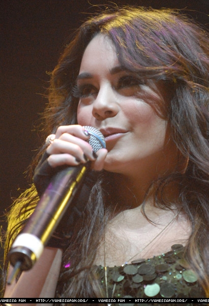 33102_7_KIIS_FM_Jingle_Ball_07-12-06.jpg
