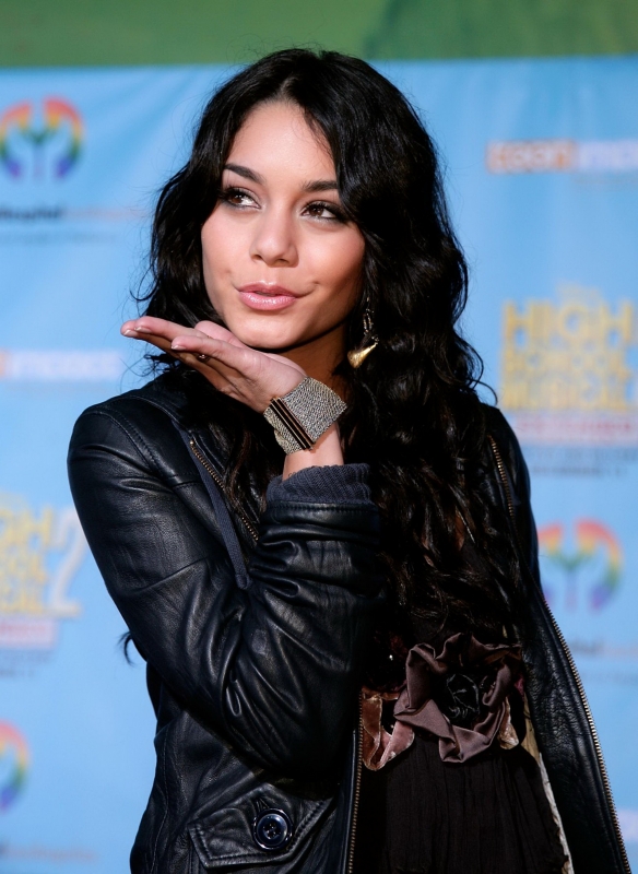 vanessa-annehudgens_dot_com_hq002.jpg