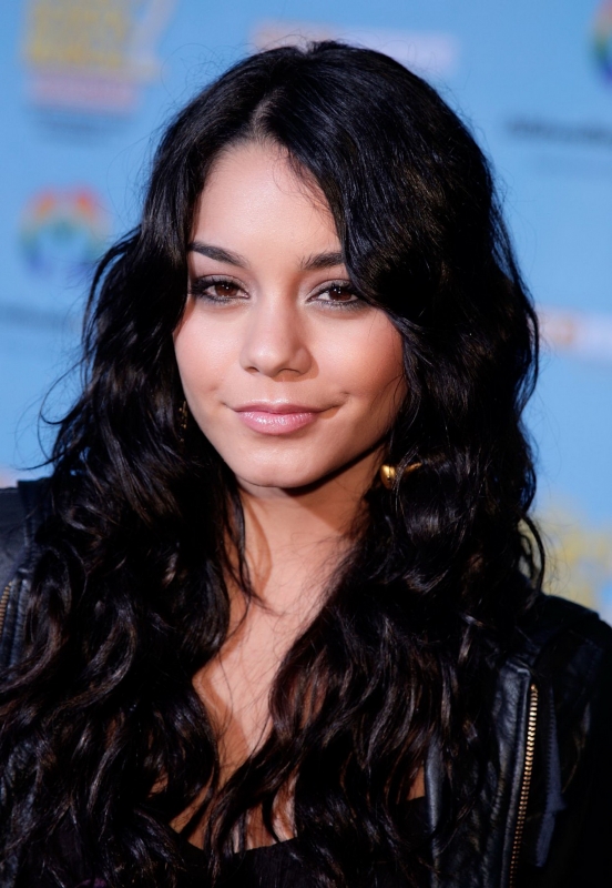 vanessa-annehudgens_dot_com_hq005.jpg