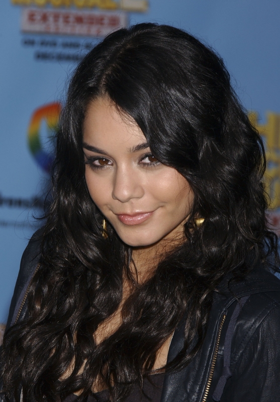 vanessa-annehudgens_dot_com_hq014.jpg