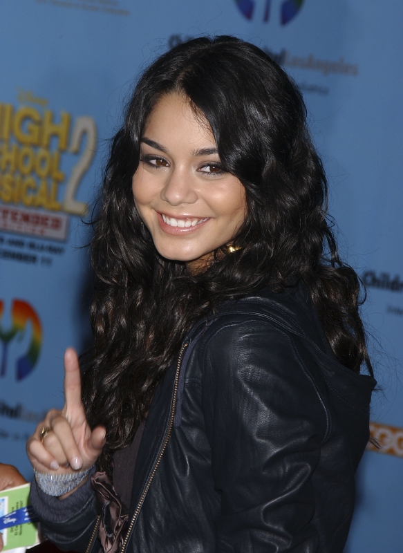 vanessa-annehudgens_dot_com_hq025.jpg