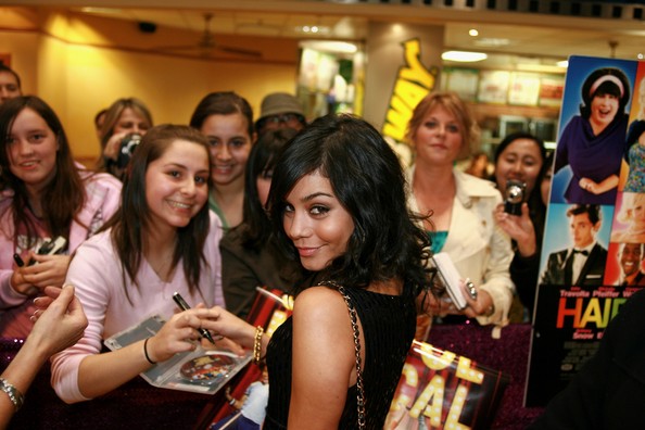 Vanessa2BHudgens2BEntertainment2BPictures2BWeek2B1IuAtwCfTKcl.jpg