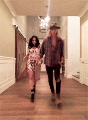 tumblr_nt6tsrIRUD1qfyh4go5_250.gif