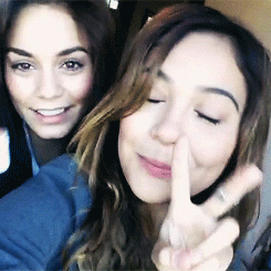 tumblr_mqpmrw8bXh1s13vtgo1_250.gif